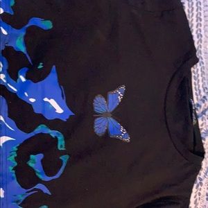butterfly and graphic print cropped tee
